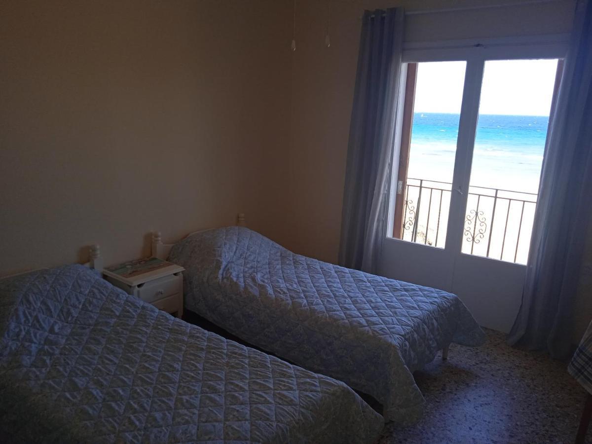Apartment On The Beach Artemida  Bagian luar foto