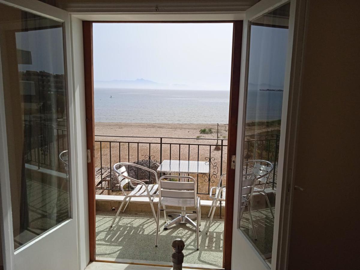 Apartment On The Beach Artemida  Bagian luar foto