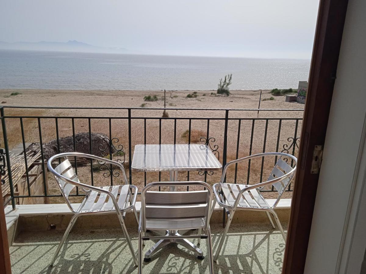 Apartment On The Beach Artemida  Bagian luar foto