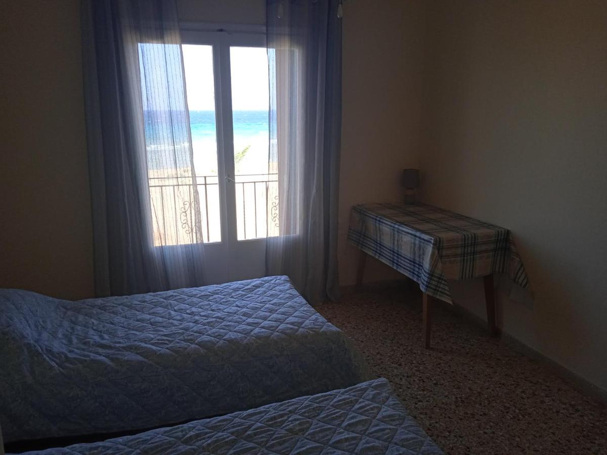 Apartment On The Beach Artemida  Bagian luar foto